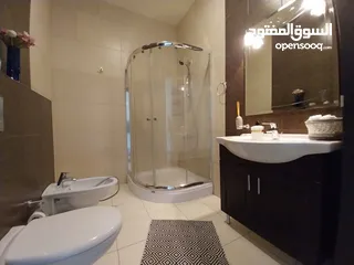  11 شقه طابقيه لللبيع او للايجار