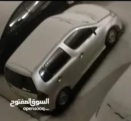  2 دايهاتسو. YRV. 2003