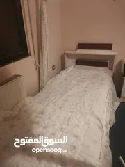  8 غرفة نوم بناتي للبيع أسرة عدد 2 خزانه تسريحه مكتب