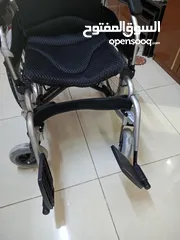  3 كرسيي متحرك كهربائي ببطاريه . لم يستخدم وبسعر جيد