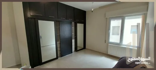  3 شقة طابق اول للايجار في ضاحية الامير راشد مساحة 200م
