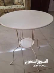  1 طاولة دائریه