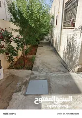  16 منزل للبيع كاش من المالك مباشرة  المنزل مستقل مدخل مستقل يحيط به صور من جميع الجهات المنزل