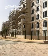  9 شقه 150 متر بمقدم 10% متشطبه بالتكييفات في الشيخ زايد بجوار هايبر 1