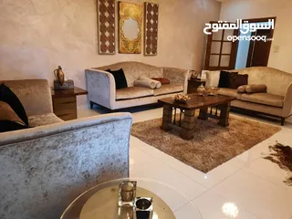  7 شقه 270 طابقيه للبيع