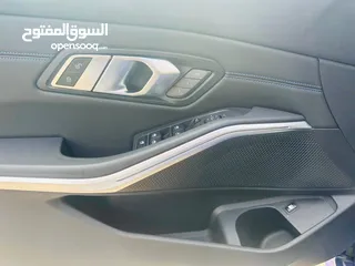  27 BMW 330e /// M Package