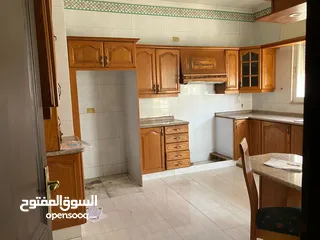  26 شقة فارغة - دير غبار - 3نوم 1ماستر - 200م - بلكونتين بإطلالــــه مميزة - قرب الخدمات - موقع هادئ