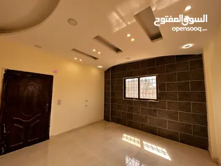  18 مزرعة 8 دونمات وبناء حجر فاخر 162 متر عمر البناء 5 سنوات