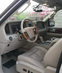  7 Lincoln Navigator 2012 in good condition