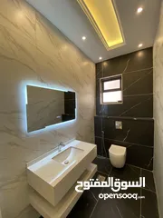  12 شقة فاخرة 250 متر في اجمل مناطق طريق المطار حي الصحابه عميش بسعر مميز جدا
