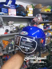  11 خوذ للبيع بسعر مغري 15 دينار و 10 دنانير