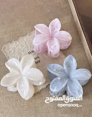  1 مشبك شعر على شكل زهره - اناقه  مميزه لاطلالتك مع المشبك الرائع مصنوعه من خامه عاليه و ألوان ناعمه