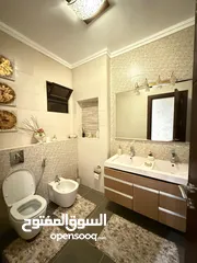  14 ‏شقة فاخرة 4 نوم للبيع او للإيجار السنوي بمساحة داخلية 322 وخارجية 650