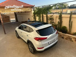  29 هونداي توسان وارد الشركة الردنيه فل كامل بنوراما مالك واحد من الوكالة
