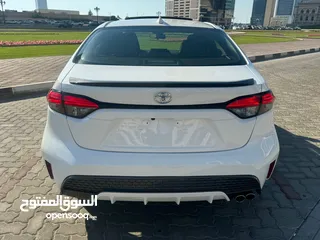  4 Toyota Corolla XSE 2022 2.0