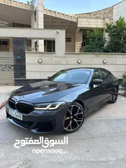  6 السيارة موجودة البرا مع امكانية الشحن...BMW 530i
