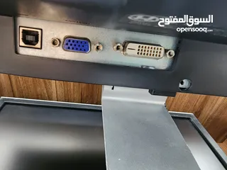  8 شاشة ديل حجم 22 بوصة مع ستاند متحرك للأعلى والاسفل، مع منافذ usb (VGA)