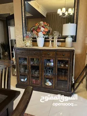  2 غرفة سفره 8 كراسي بتتكبر وبتتصغر خشب جوز مع بوفيه