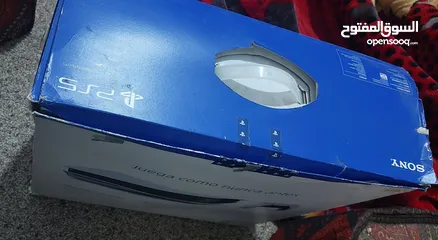  17 بلايستيشن 5 cd بحالة الوكالة مع يدتين وعليه العاب + cd فيفا