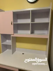  4 مكتب دراسي شبه جديد (120*60) مع كرسي مكتب دوار