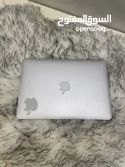  1 MacBook للبيع بسعر استثنائي