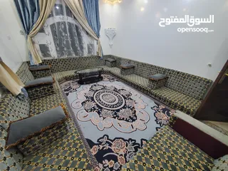  18 مجلس عربي ضغط مع تلفزيون سوني وستاير وسجاد وطاولة