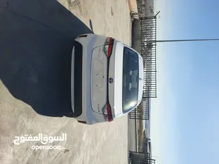  5 تويوتا كورولا وارد أمريكي بطاريه ليثيوم موديل 2021 لون ابيض