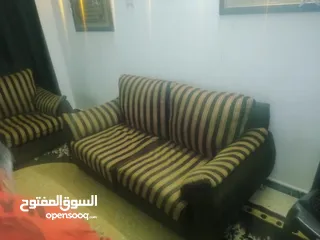  2 طقم كنب أمريكي 7 مقاعد بحاله ممتازه جدا 