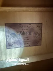  6 جيتار Valencia CG160 جديد غير مستعمل مع شنتة وريشة وآلة دوزان الاوتار كلو مع تشطيب لامع طبيعي للخشب
