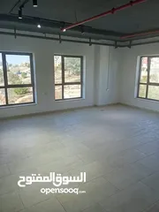  9 مكتب للايجار - رووف مع تراس