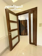  3 ارضية مع ترس و فير بليس بتشطيب مميز في طريق المطار الحويطي خلف المدارس العالمية