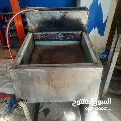  2 مجلى ستيلس ثقيل صناعي  ثلاجة بحاجه الى مروحة  طاوله ستيلس  غاز عين وحدة كانون كبير طول مترين عرض 40س