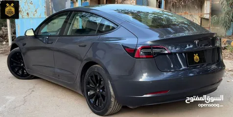  3 Tesla Model 3 Standard Plus 2022