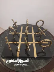  8 تحف وانتيكات ونحاسيات بسعر مغري من المالك