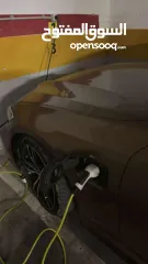  7 BMW 330e plug إن