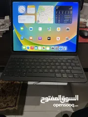  4 iPad 12.9 2020 ( 4th )with smart keyboard  logitech SLIM FOLIO PRO