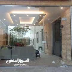  15 ‎يوجد جميع قياسات زجاج سكريت مستعمل بحالة الجديد ‎ويوجد زجاج سكريت جديد وتفصيل