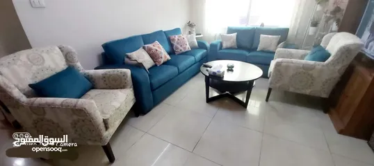  4 طقم كنب جلوس من 7 مقاعد  مستخدم للبيع
