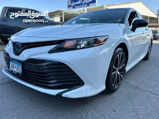  2 TOYOTA Camry Hybrid SE Lithium