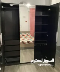  23 غرف نوم ايكيا ماستر سرير وكومدينتين وخزانه وتسريحه للبيع