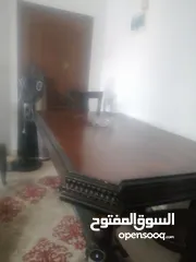  1 طاولة سفره  بدون كراسي كراسي لون بني محروق خفضنا السعر ل 40 دينار