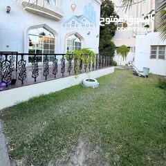  1 MADINAT AS SULTAN QABOOS  WELL MAINTAINED 4+1 BR IN PRIME LOCATION