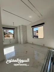  20 شقة ارضي مع مدخل خاص 122م في مرج الحمام قرب دوار المرزوق
