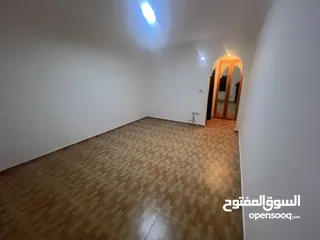  12 شقة غير مفروشة
