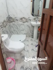  4 شقه للبيع تمليك جاهزه للسكن في قلب صنعاء شارع مجاهد