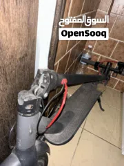  1 للبيع مجموعه سكوترات سعر الوقوف أسود