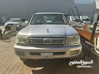  1 Land Cruiser 2004 VXR silver color