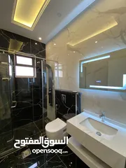  23 شقة فاخرة 250 متر في اجمل مناطق طريق المطار حي الصحابه عميش بسعر مميز جدا