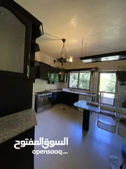 9 شقة ارضية للايجار في ام السماق / كراج مستقل