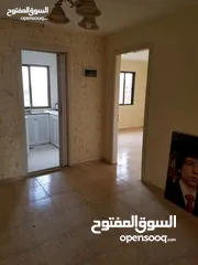  13 مكتب/شقة/ استديو /عيادة غرفتين وصالة ومطبخ وحمام طابق ثاني شرق دوار القبة للايجار او البيع من المالك